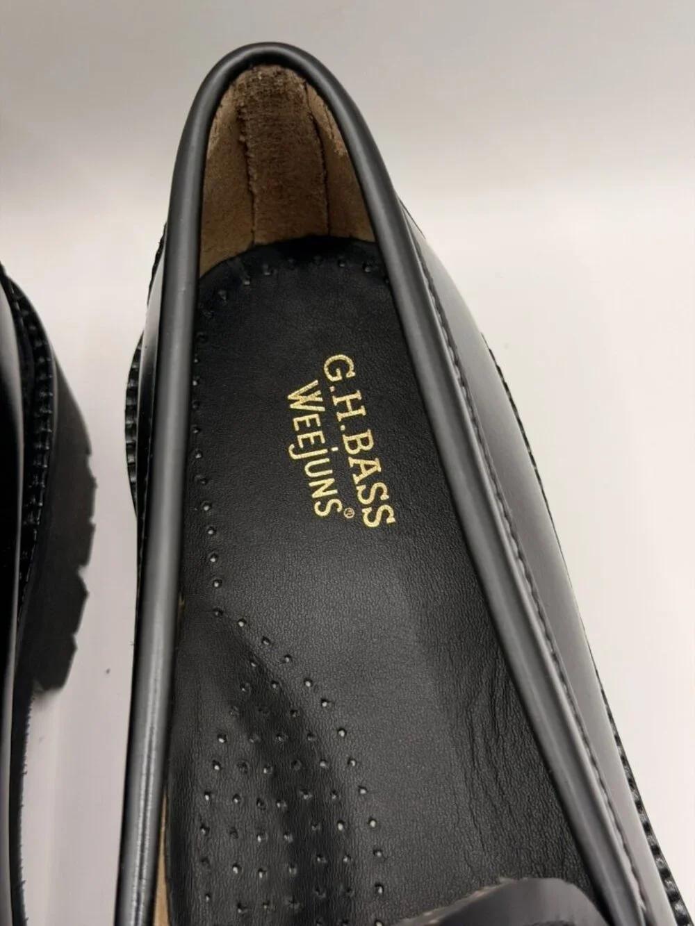 G.H. Bass Womens Whitney Weejuns Black Leather Penny Loafer Sz 10 M